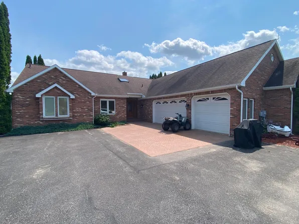 4441 S Nicolet Rd, Sault Sainte Marie, MI 49783