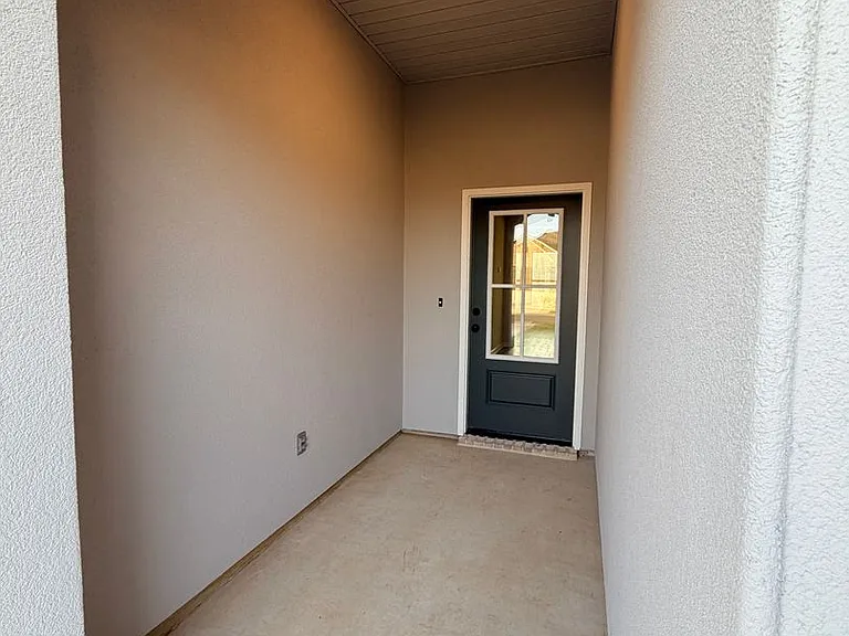 189 Berkshire Pl — Photo 2