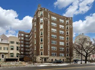 6334 N Sheridan Rd #5B, Chicago, IL 60660