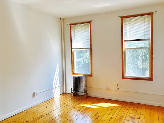 Rented by In Haus LLC | media 12