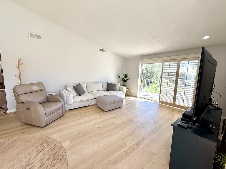 Vista Lago Cir N — Photo 4