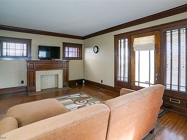 949 Bellflower Ave SW, Canton, OH 44710 | Zillow