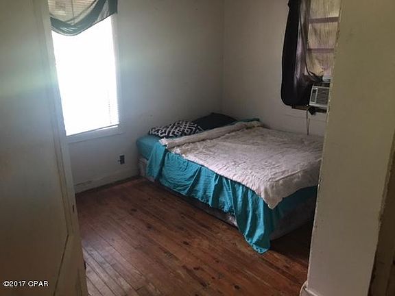 4th image of 20223 NW McClellan Ave