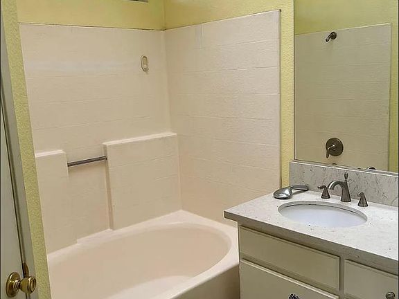 2nd image of 11016 San Pascual Ave