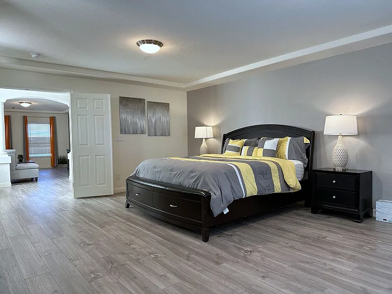 8573 Silver Coast St — Photo 32