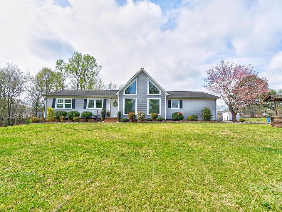 1st image of 875 E Southgate Dr
