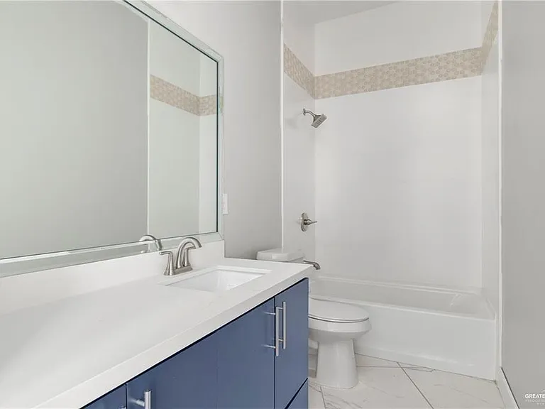 1319 W Gran Via St — Photo 9