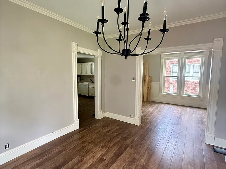 1225 W Lincoln Blvd — Photo 2