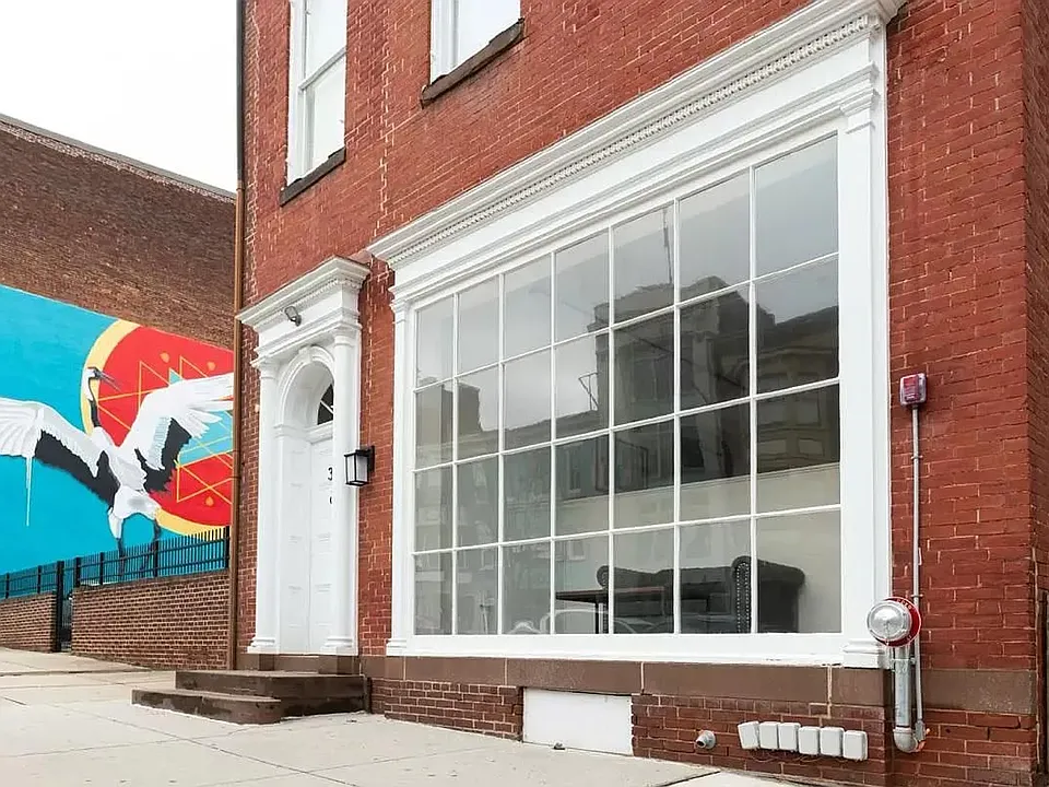 325 W Market St