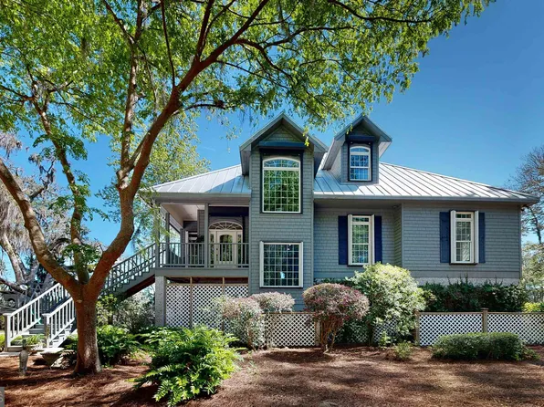 1462 E Black Island Rd SE, Darien, GA 31305