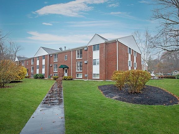 2nd image of 2 Birchwood Pt APT 304