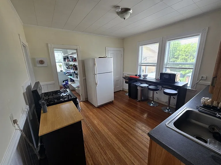 60 Dustin St #2 — Photo 2