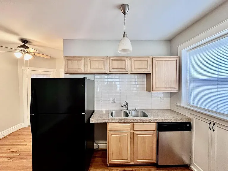 1533 McCausland Ave #A — Photo 6