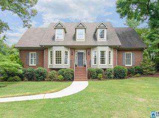 1913 Cahaba Crest Dr, Birmingham, AL 35242