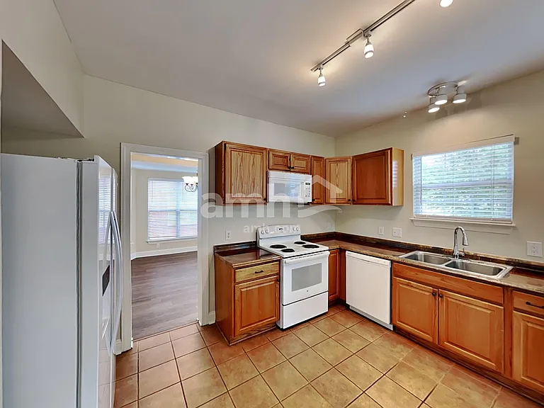 6728 Autumn Oaks Dr — Photo 3