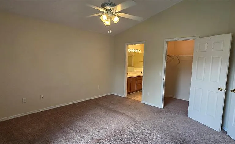 2546 Siena Way — Photo 29