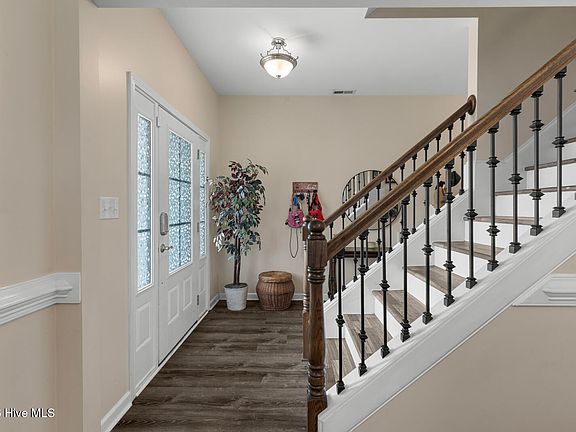 4th image of 202 Maidstone Drive