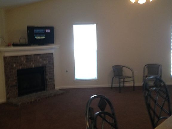 2nd image of 115 Magnolia Cir