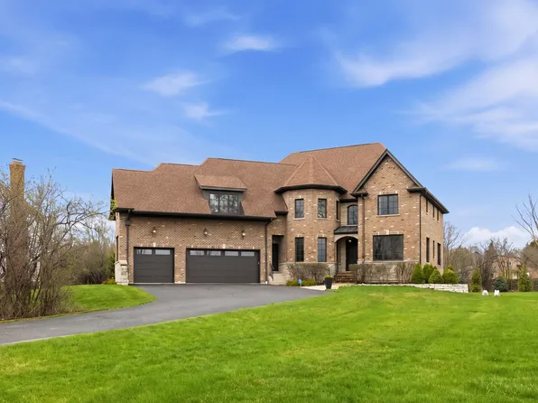 850 N Bradley Rd, Lake Forest, IL 60045