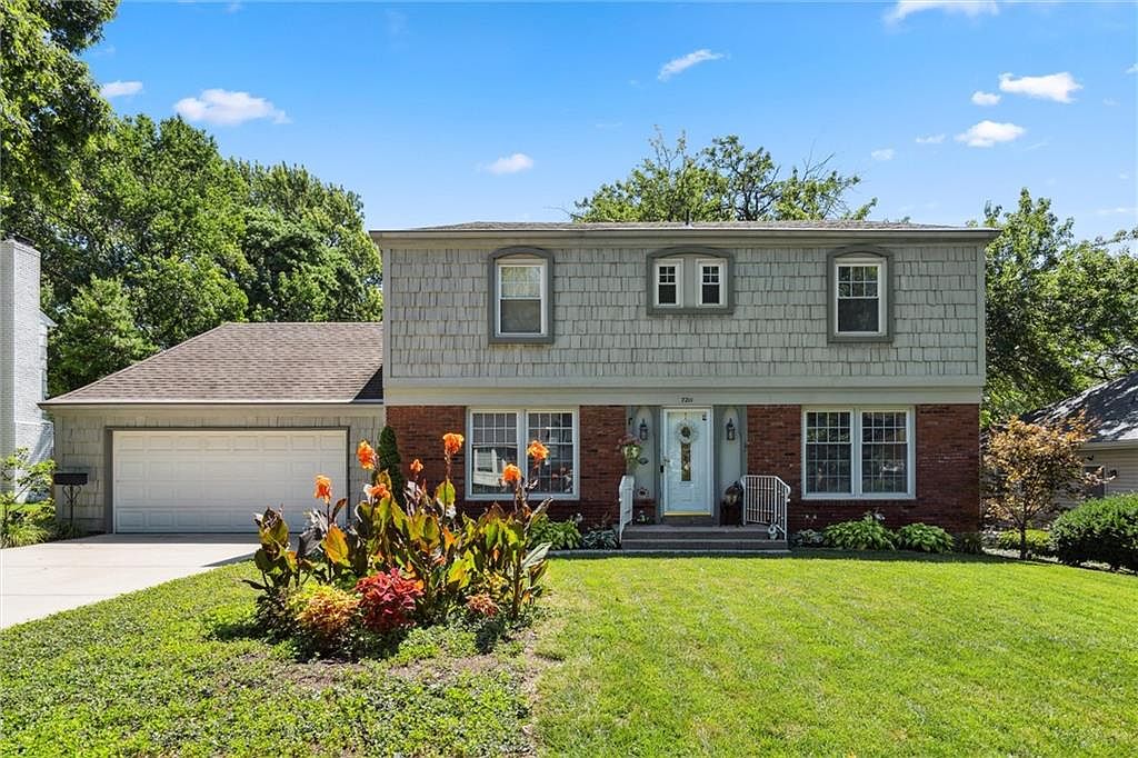 7211 Goodman St, Overland Park, KS 66204 | Zillow
