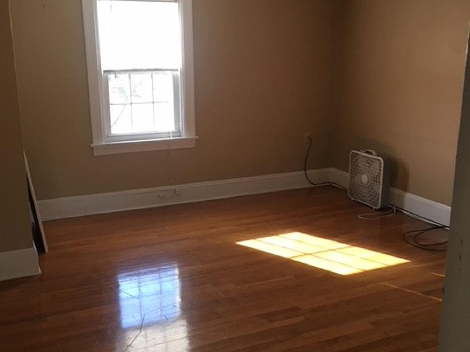 1st image of 17 Parkway Ave #2
