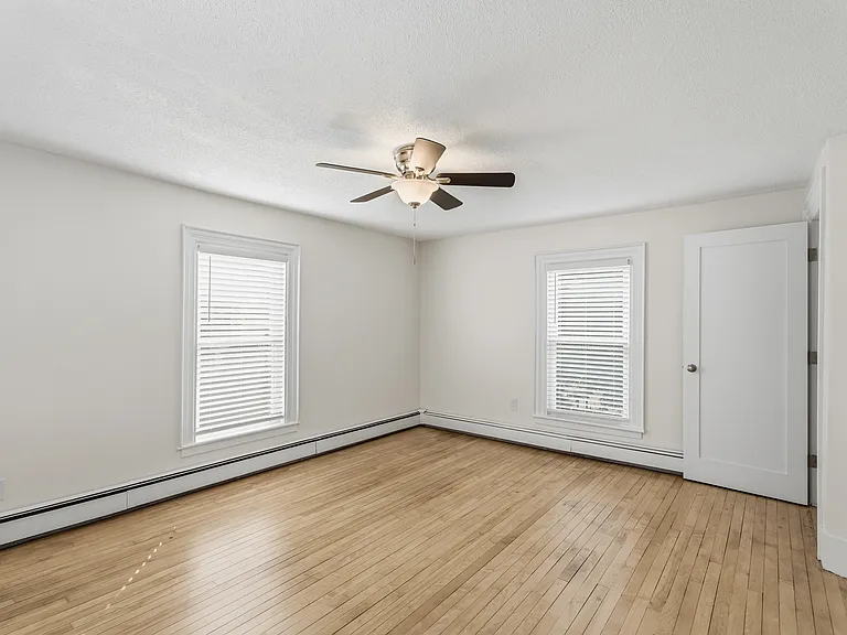 230 Adams St — Photo 5