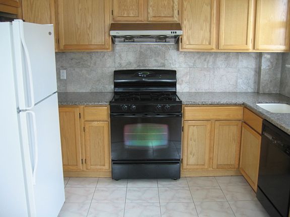 2nd image of 1263-1267 Gilman Ave