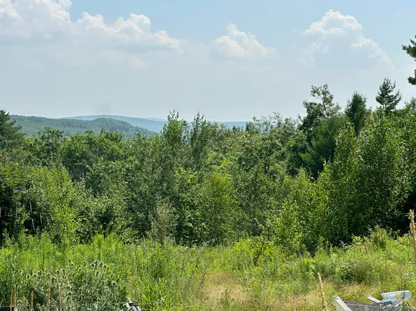 44 Sunny View Drive, Oxford, ME 04270