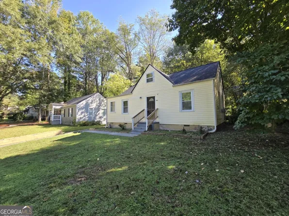 403 Forrest Ridge Dr NW, Atlanta, GA 30318