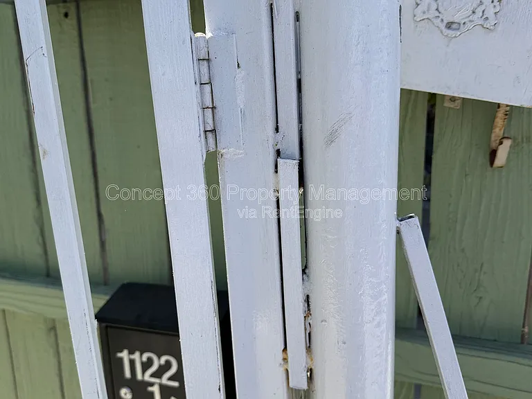 1124 Nadeau St — Photo 46