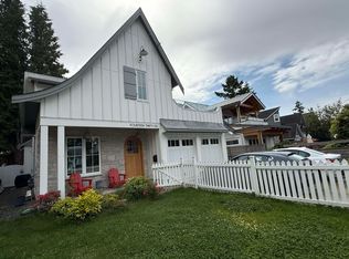 1436 129b St, Surrey, BC V4A3Z5