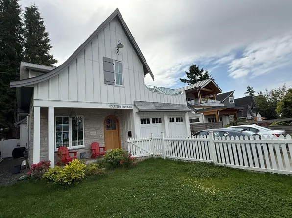 1436 129b St, Surrey, BC V4A 3Z5