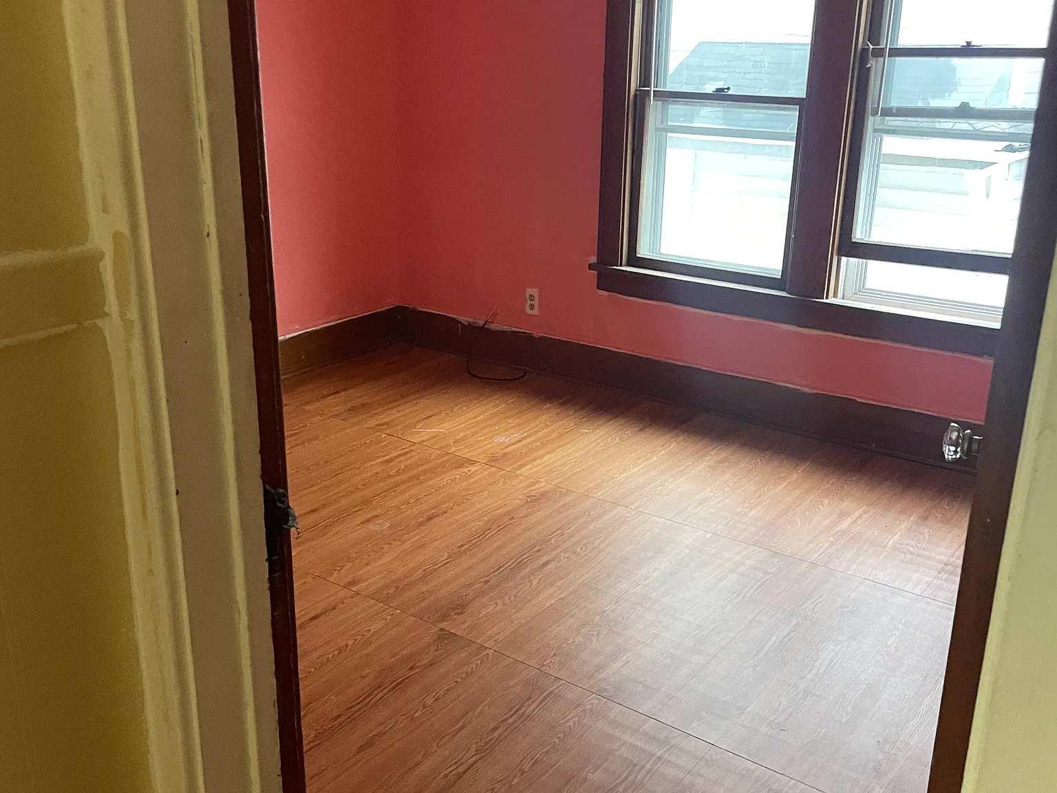 2 bed, 1300 sqft, $1,300 — Photo 3