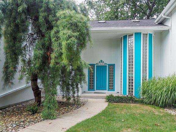 3rd image of 7646 Cobblewood Dr