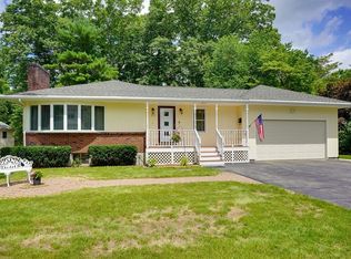 20 County Rd, Burlington, MA 01803