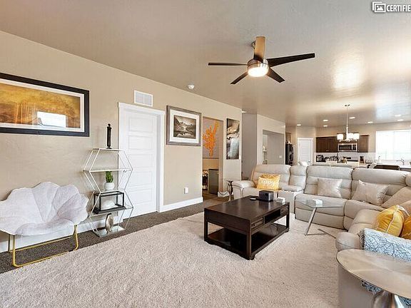 Family Room - Decor