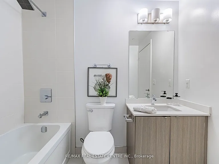 5240 Dundas St #B314 — Photo 19