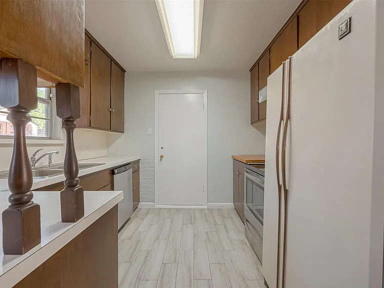 3426 Bradford St — Photo 20