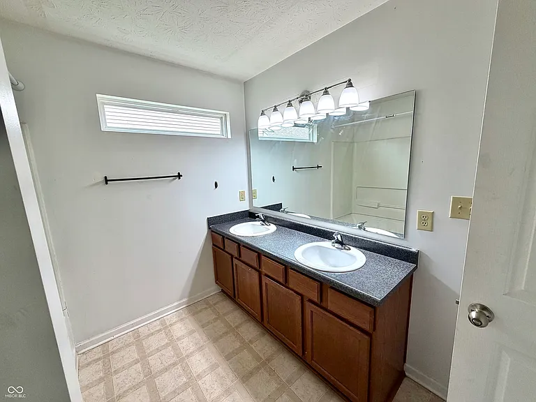 652 Loon Ln — Photo 20