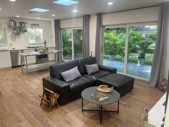 1220 Isle Court, Boynton Beach, FL 33426