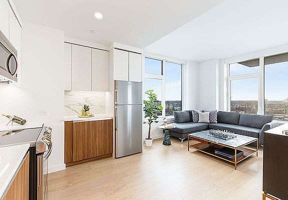 5th image of 123 Linden Blvd APT 12P