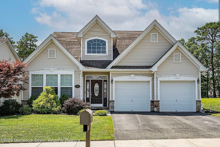 2nd image of 41 Honeysuckle Dr