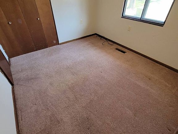 5th image of 102 8th Ave NW #14-A