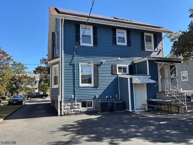 220 S Washington Ave — Photo 20
