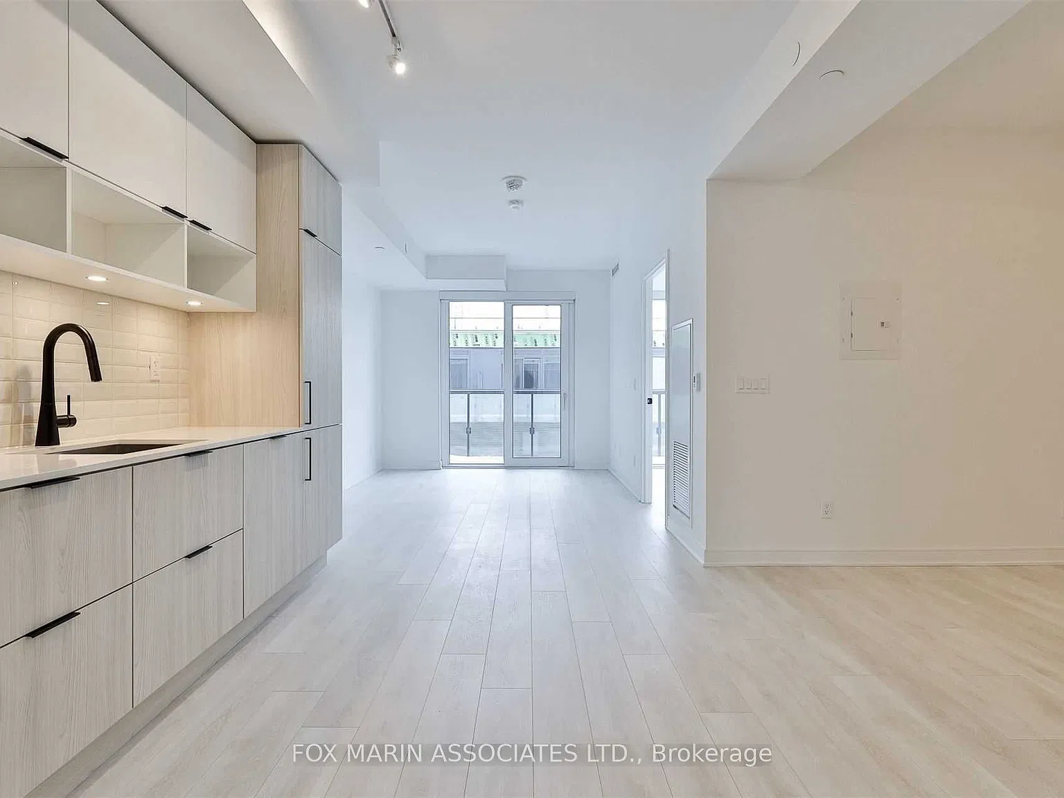 Canary Commons — Photo 1