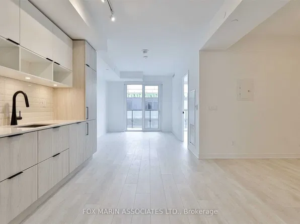 180 Mill St #S517, Toronto, ON M5A 0V7