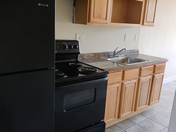 3rd image of 453 N 50th St APT 3E