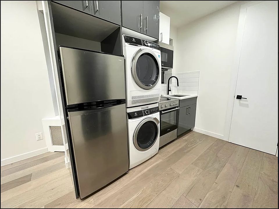 2nd image of 33 Henry St APT 6