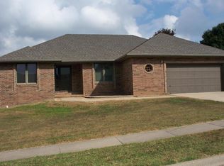 2297 W Arlington St, Springfield, MO 65810