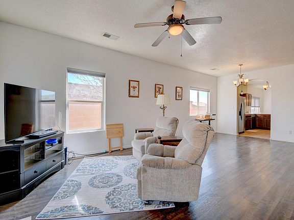 3rd image of 8427 Llano Vista Ave SW